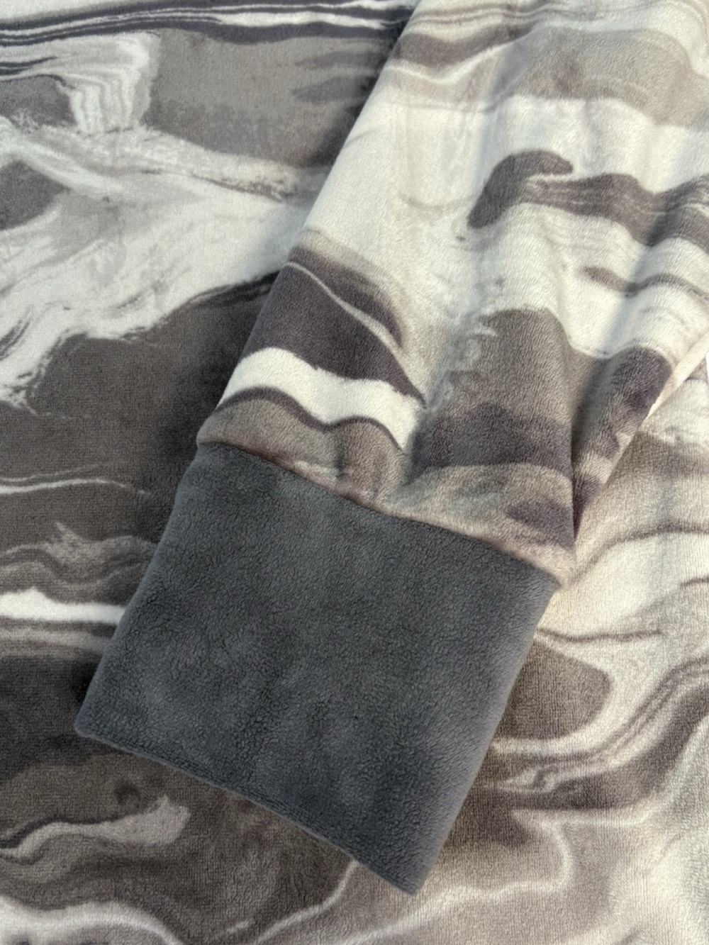 Cuddl Duds Pajamas Loungewear Marble Ultra Plush Soft Velvet Like Petite Large - Picture 4 of 16